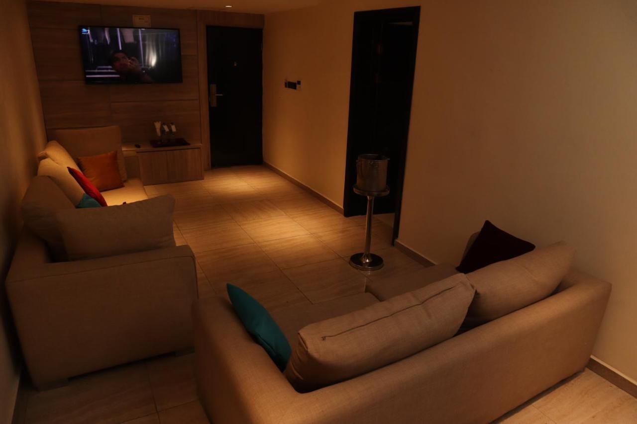 Monty Suites Calabar Exterior foto